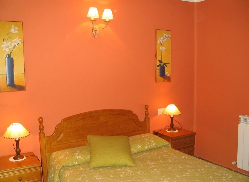 Apartamentos Casa Gallan Sarvisé Pokoj fotografie