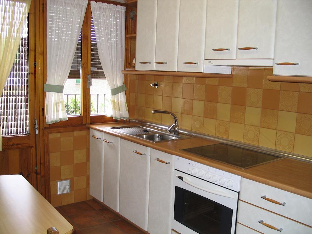 Apartamentos Casa Gallan Sarvisé Pokoj fotografie