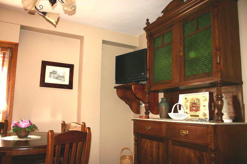 Apartamentos Casa Gallan Sarvisé Pokoj fotografie