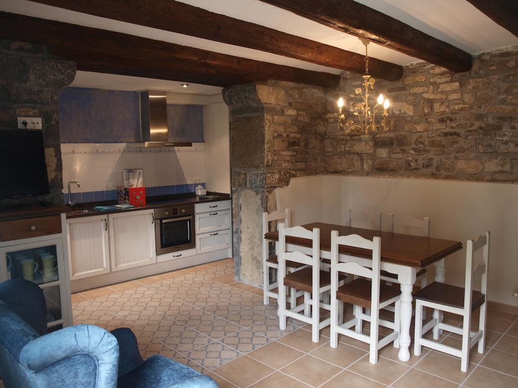 Apartamentos Casa Gallan Sarvisé Pokoj fotografie