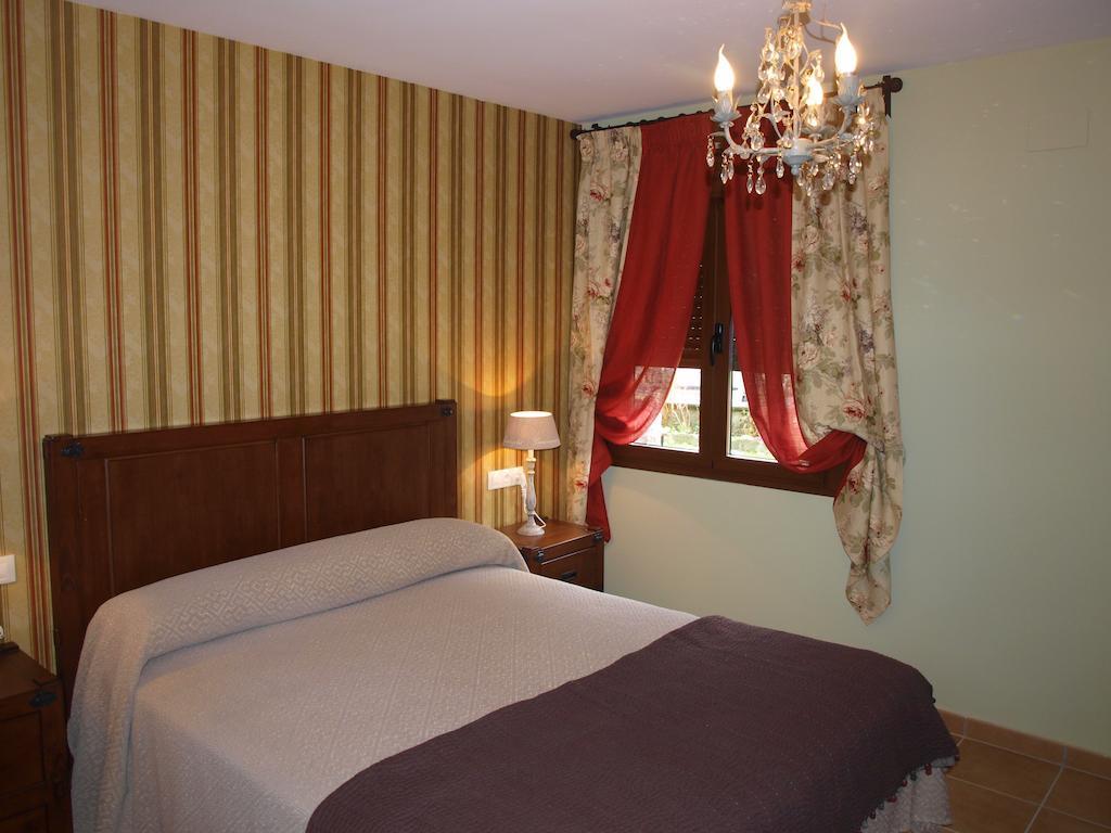 Apartamentos Casa Gallan Sarvisé Pokoj fotografie